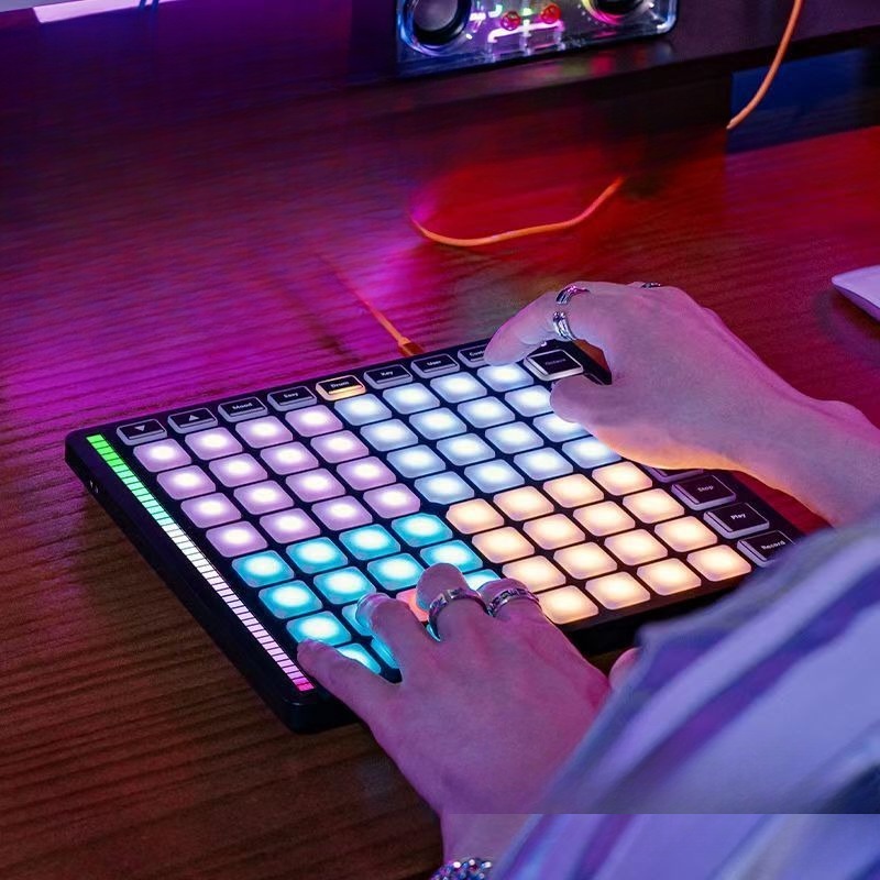64-Tasten MIDI Percussion Pad  – Midi Controller Pad Bewertung und Preis